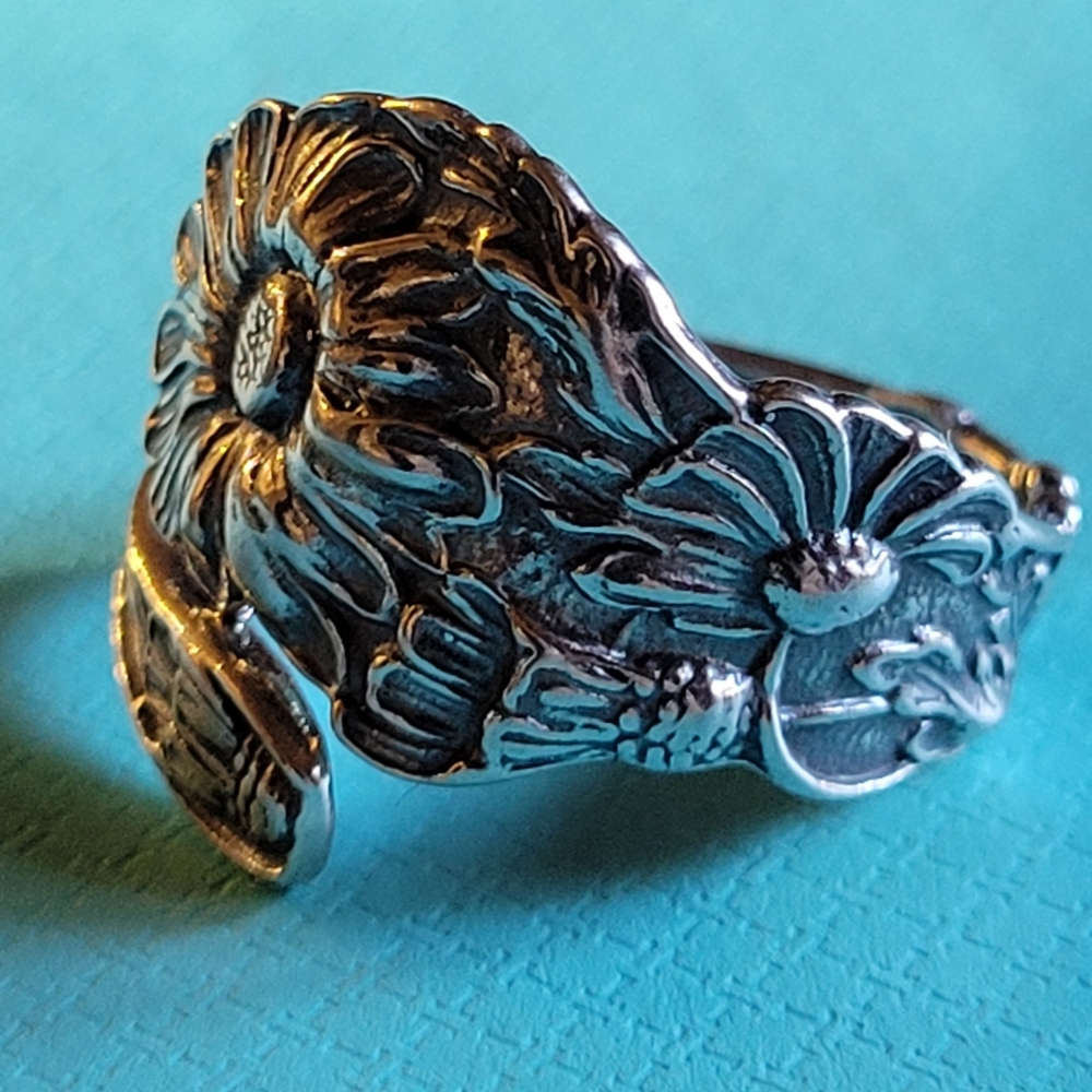 Antique Vintage Daisy Spoon Ring in Sterling Silver